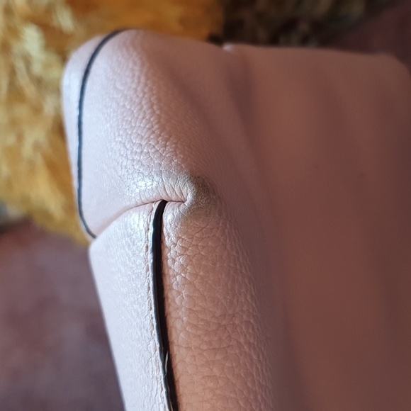 Kate Spade Leather Tote. - Picture 12 of 16